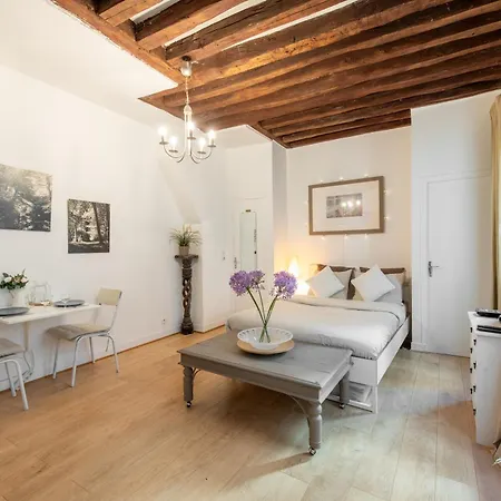 Apartment Geranimus Beauregard: Heart Of Paris